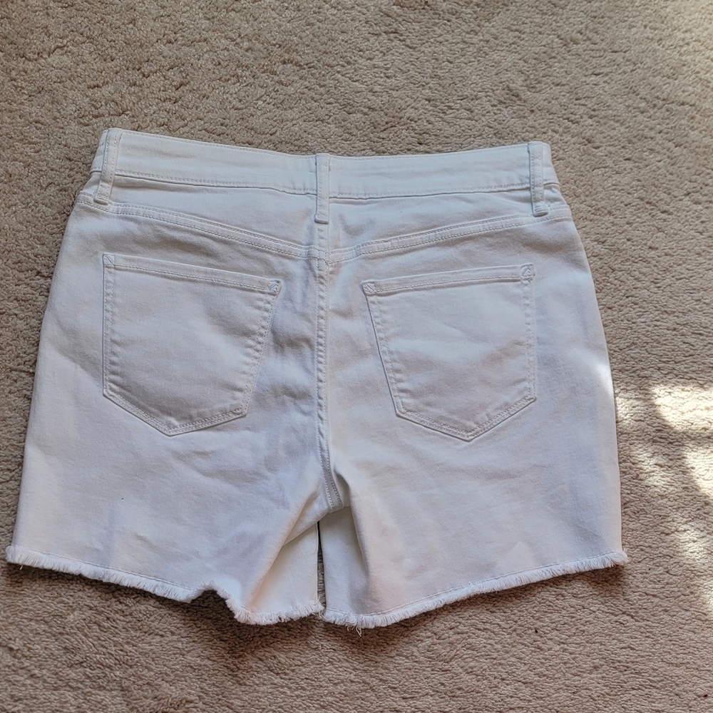 Brand New A.N.A Classic White Jean Shorts - Picture 3 of 4